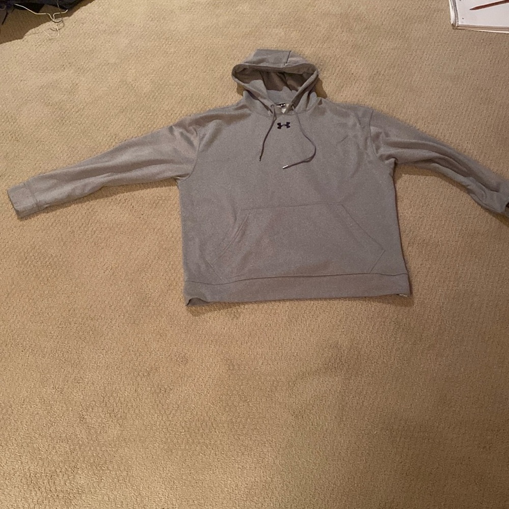 Men’s Grey Underarmour hoodie